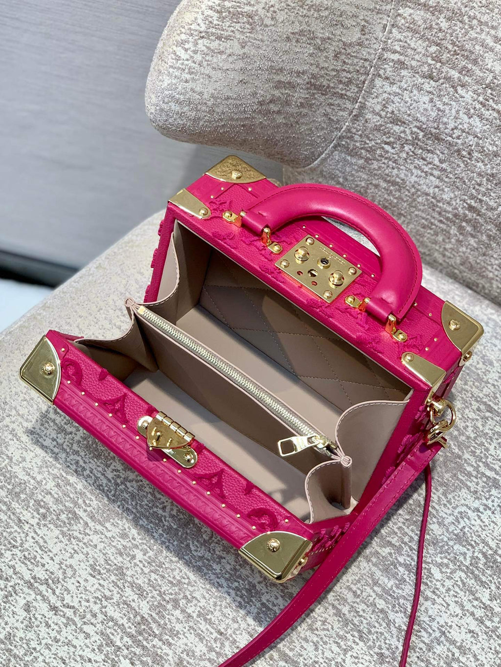 M20468 VALISETTE TRESOR rose red embroidery Box bag 22.5cm