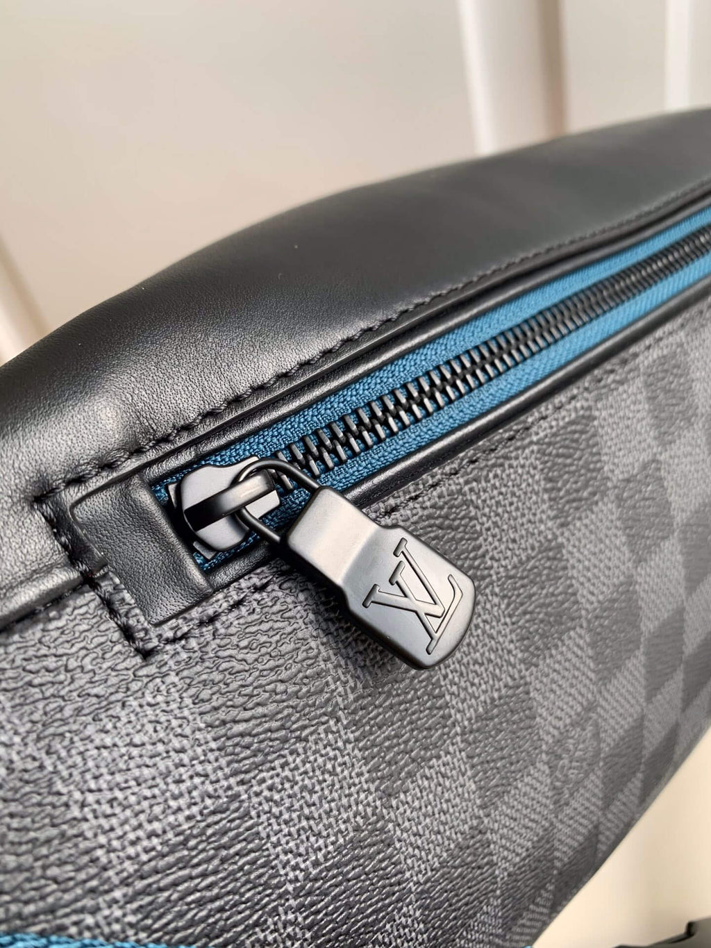 M40187 BUMBAG DamierCobalt fanny pack chest bag Men's bag black calfskin