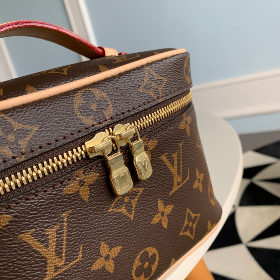 M44495 Nine Cosmetic Bag mini brown monogram 20cm 16cm