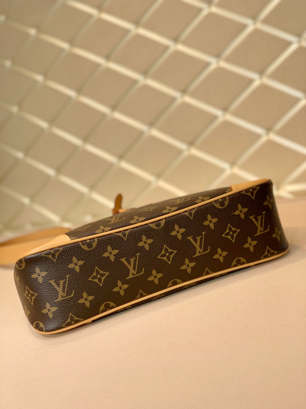 M45355 ODÉON MM Monogram shoulder bag Khaki 31cm