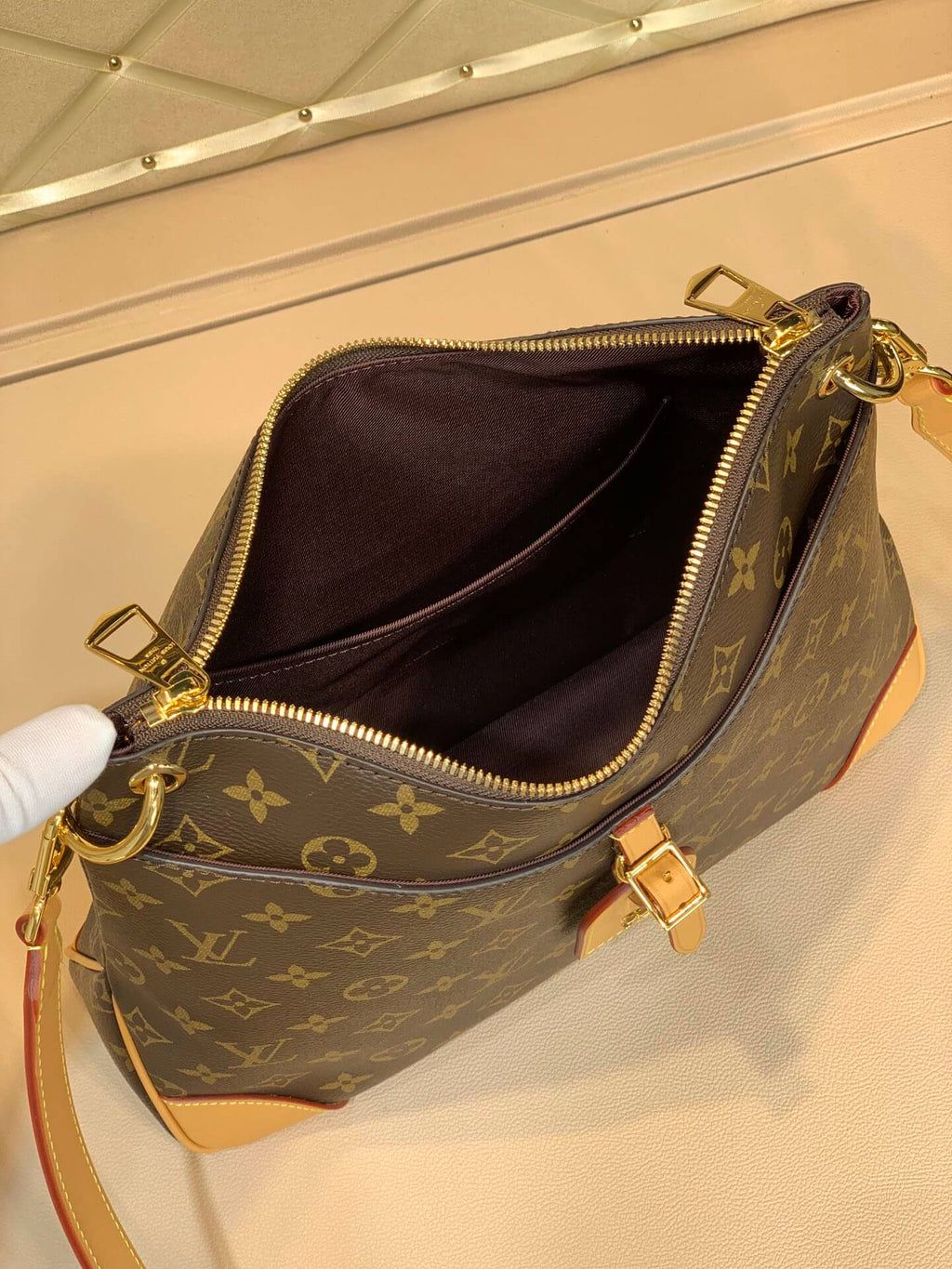 M45355 ODÉON MM Monogram shoulder bag Khaki 31cm