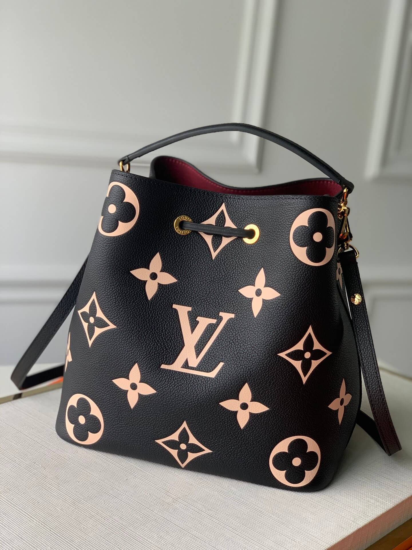 M45497 NEONOE MM Bucket bag BLACK/BEIGE Bicolor Monogram Empreinte leather