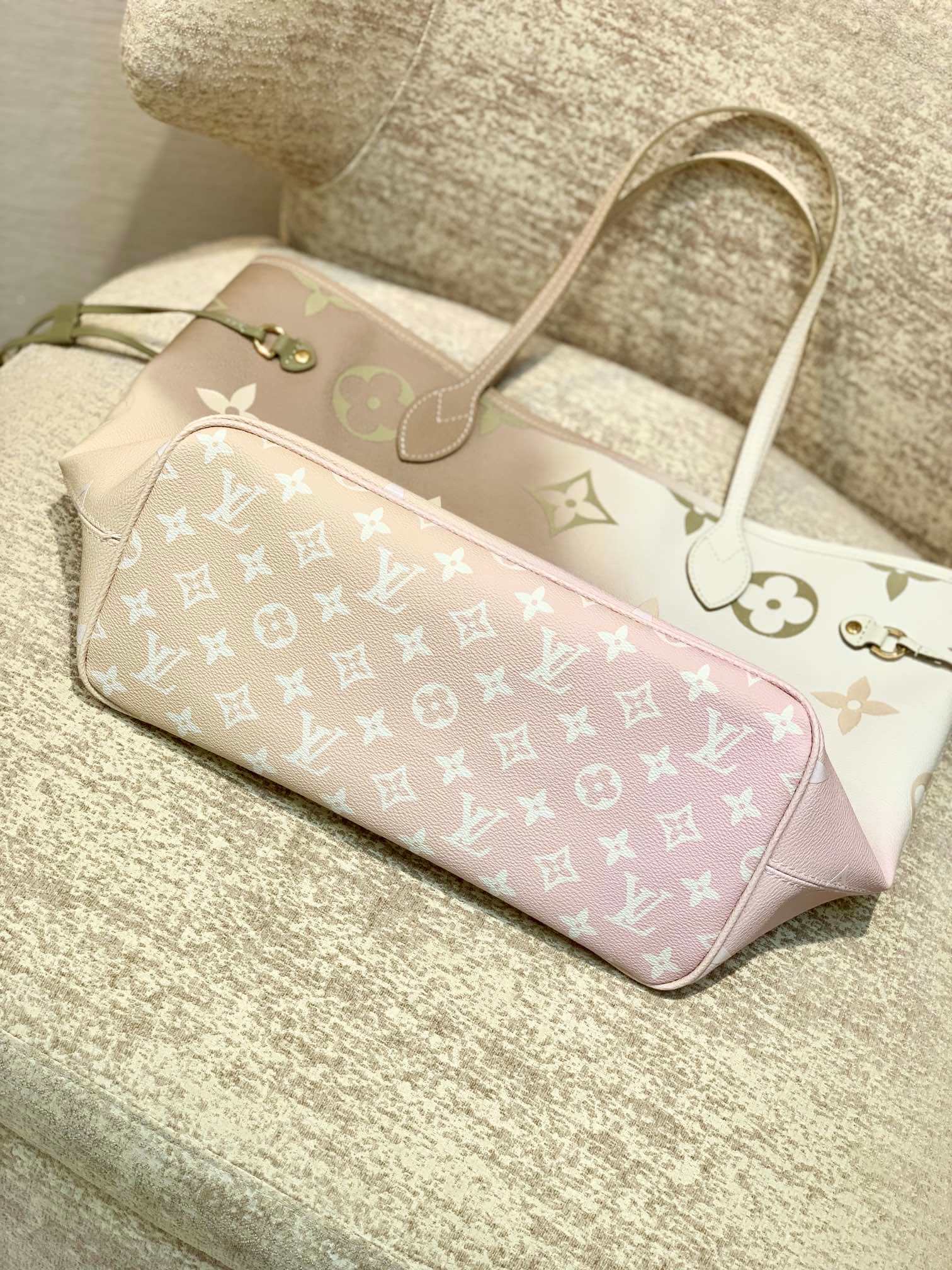 M20511 Neverfull Monogram light red black 31cm