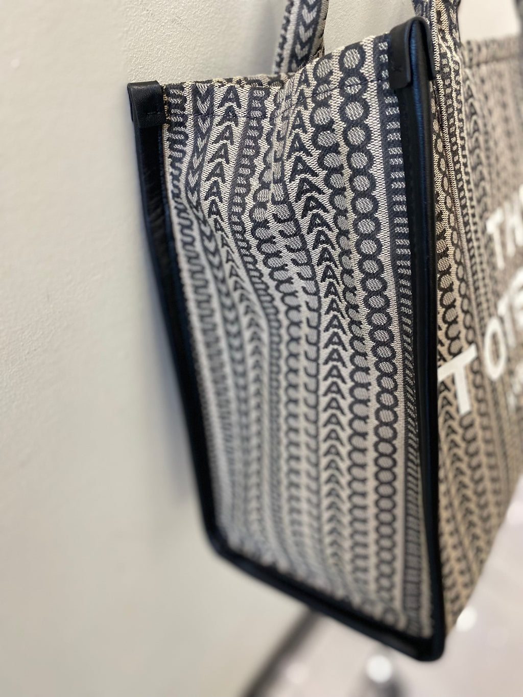 MARC JACOBS MONOGRAM TOTE BAG