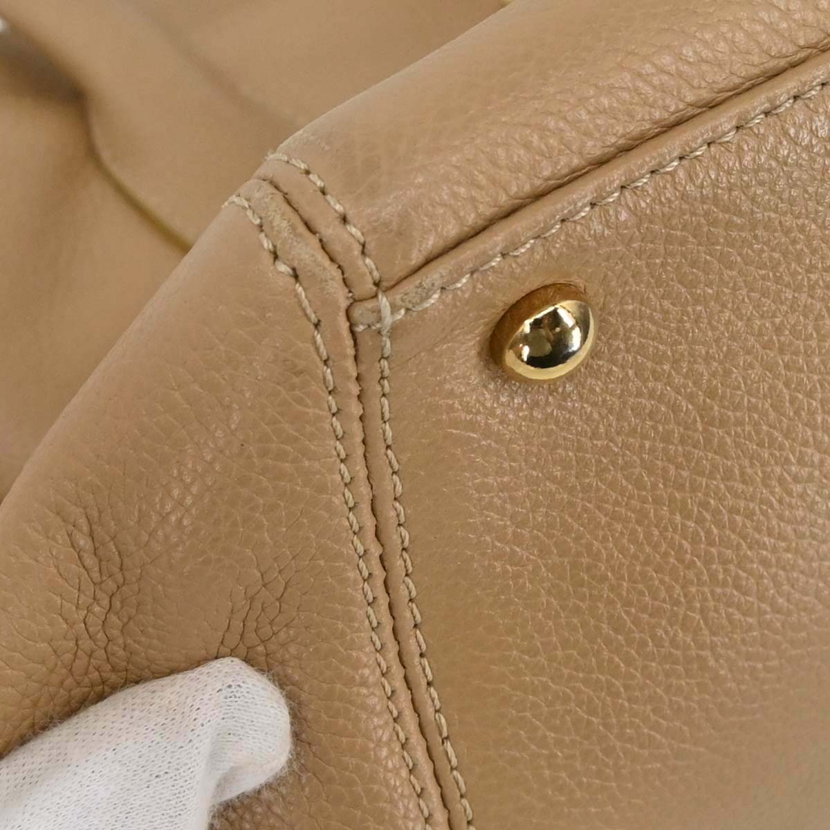 Chanel 2000-2002 Beige Calfskin Executive Cerf Tote Bag Handbag