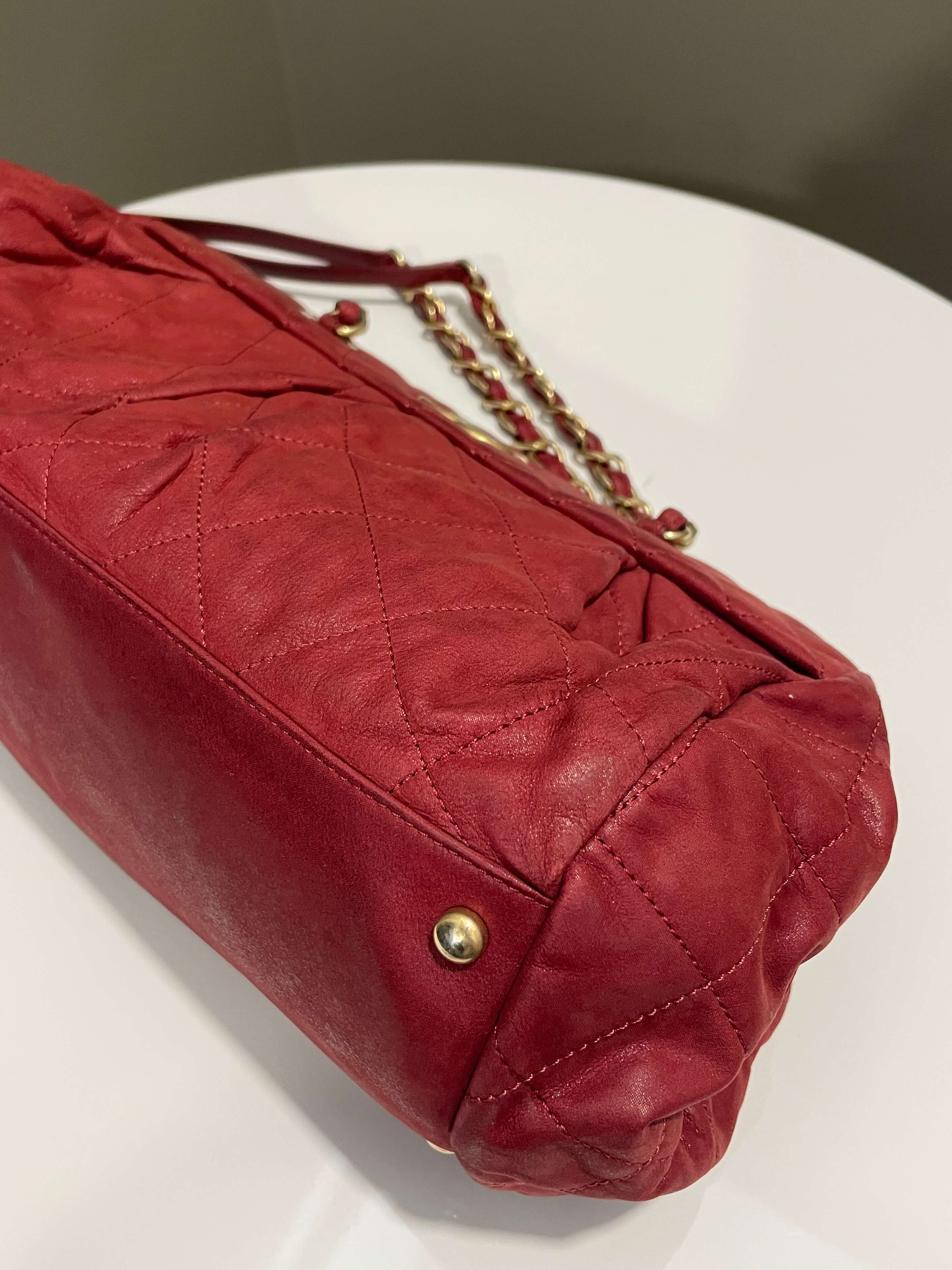 Chanel Cc Quilted Chain Shoulder Bag Red Calfskin