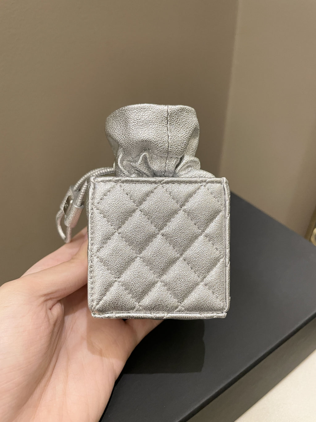 Chanel 22C Mini Clutch With Chain Metallic SiLouis Vuittoner Glazed Lambskin