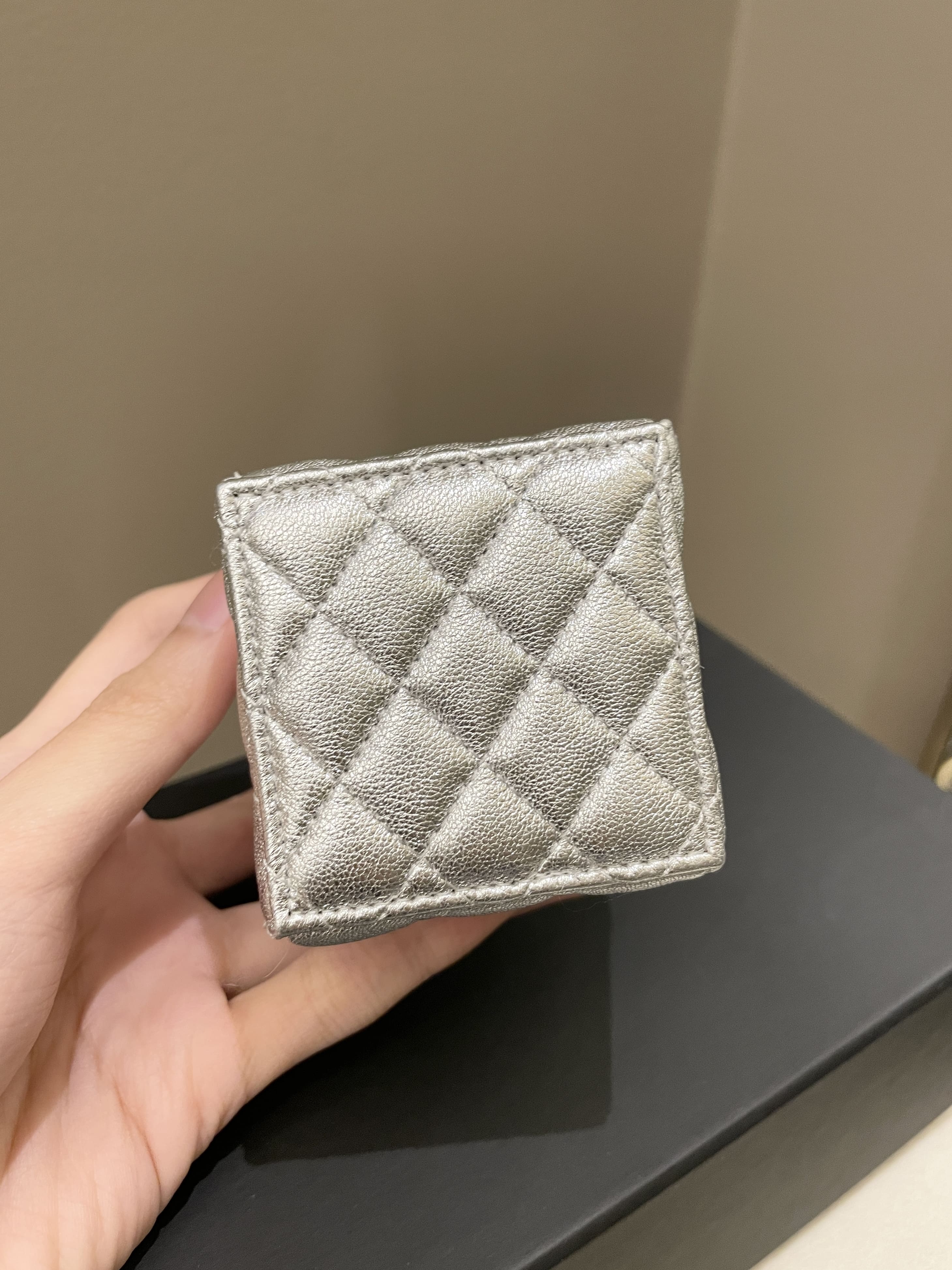 Chanel 22C Mini Clutch With Chain Metallic SiLouis Vuittoner Glazed Lambskin