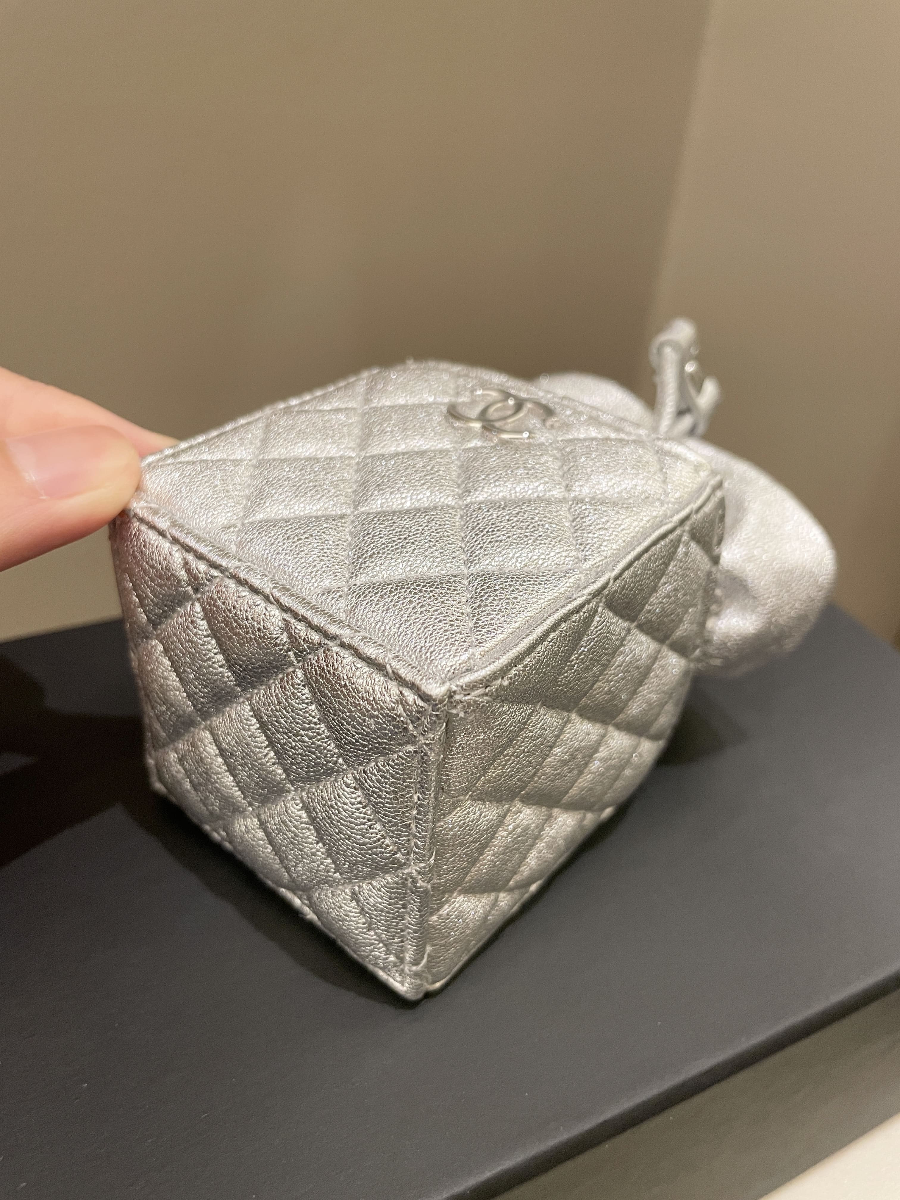 Chanel 22C Mini Clutch With Chain Metallic SiLouis Vuittoner Glazed Lambskin