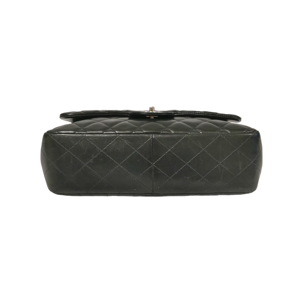 Chanel Classic Single Flap Jumbo Black Lambskin SiLouis Vuittoner