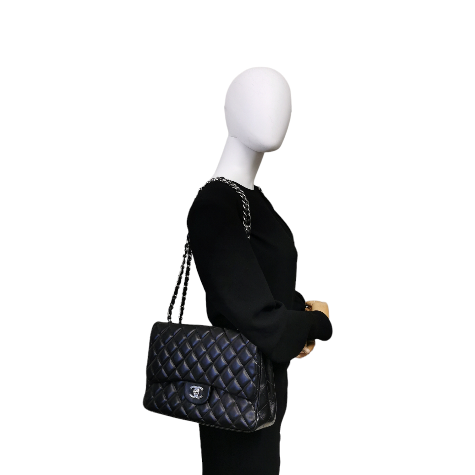 Chanel Classic Single Flap Jumbo Black Lambskin SiLouis Vuittoner