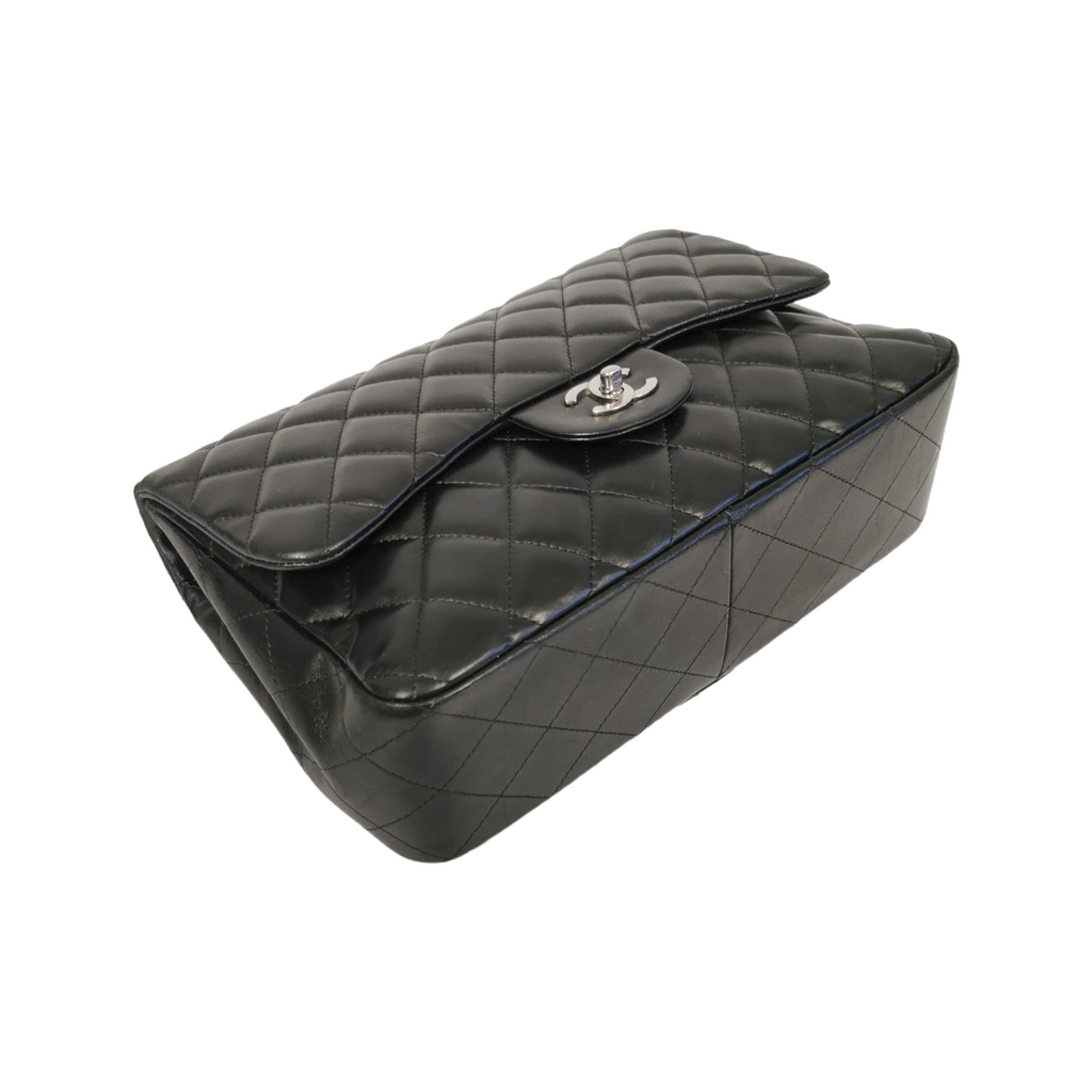 Chanel Classic Single Flap Jumbo Black Lambskin SiLouis Vuittoner
