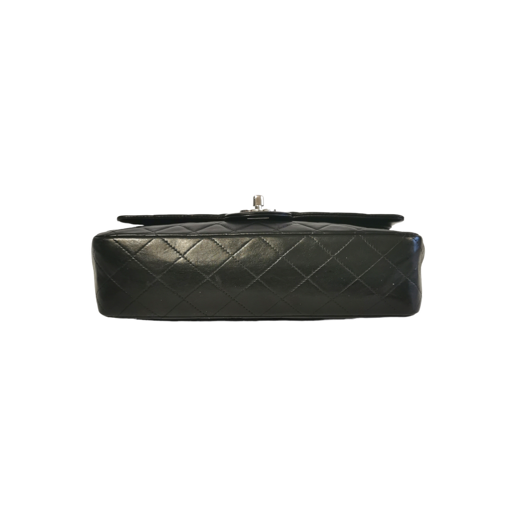 Chanel Classic Double Flap Medium Black Lambskin SiLouis Vuittoner