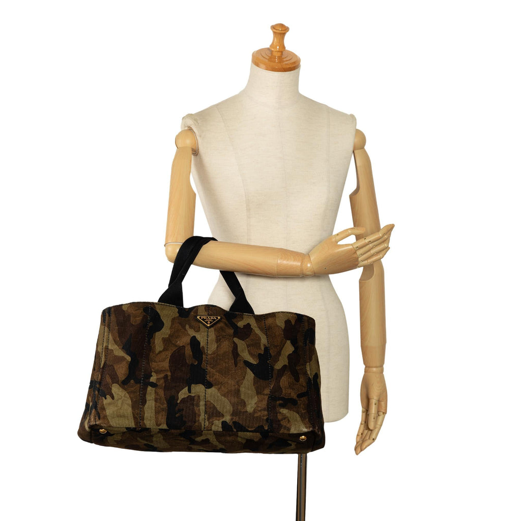 Prada Canapa Camouflage Tote (SHG-jofzGx)
