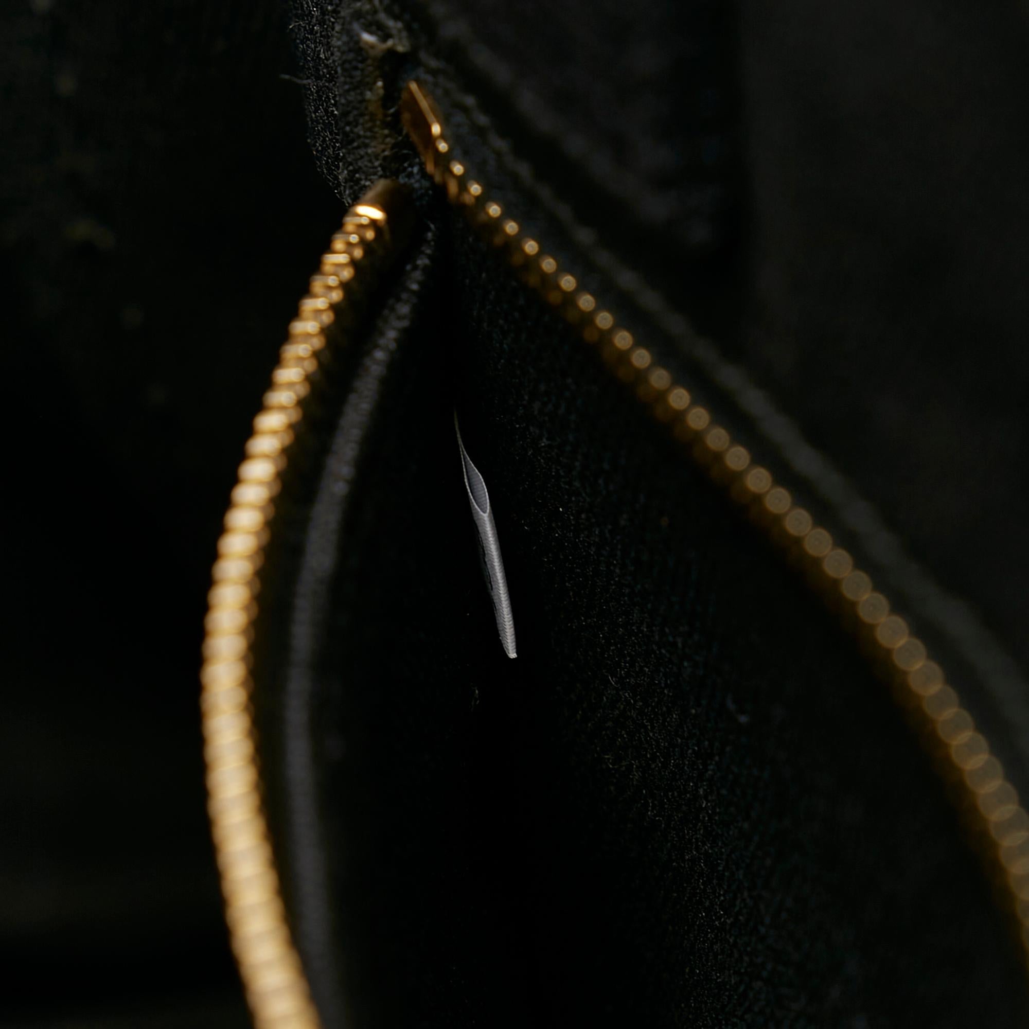Prada Canapa Logo Tote (SHG-36972)