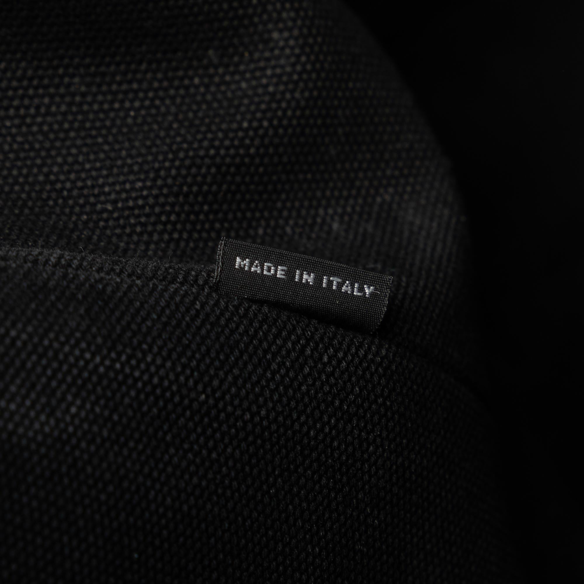 Prada Canapa Logo Tote (SHG-vwfvdJ)
