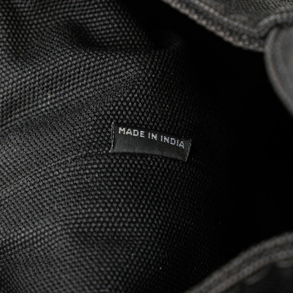 Prada Canapa Logo Tote (SHG-JkQ43L)