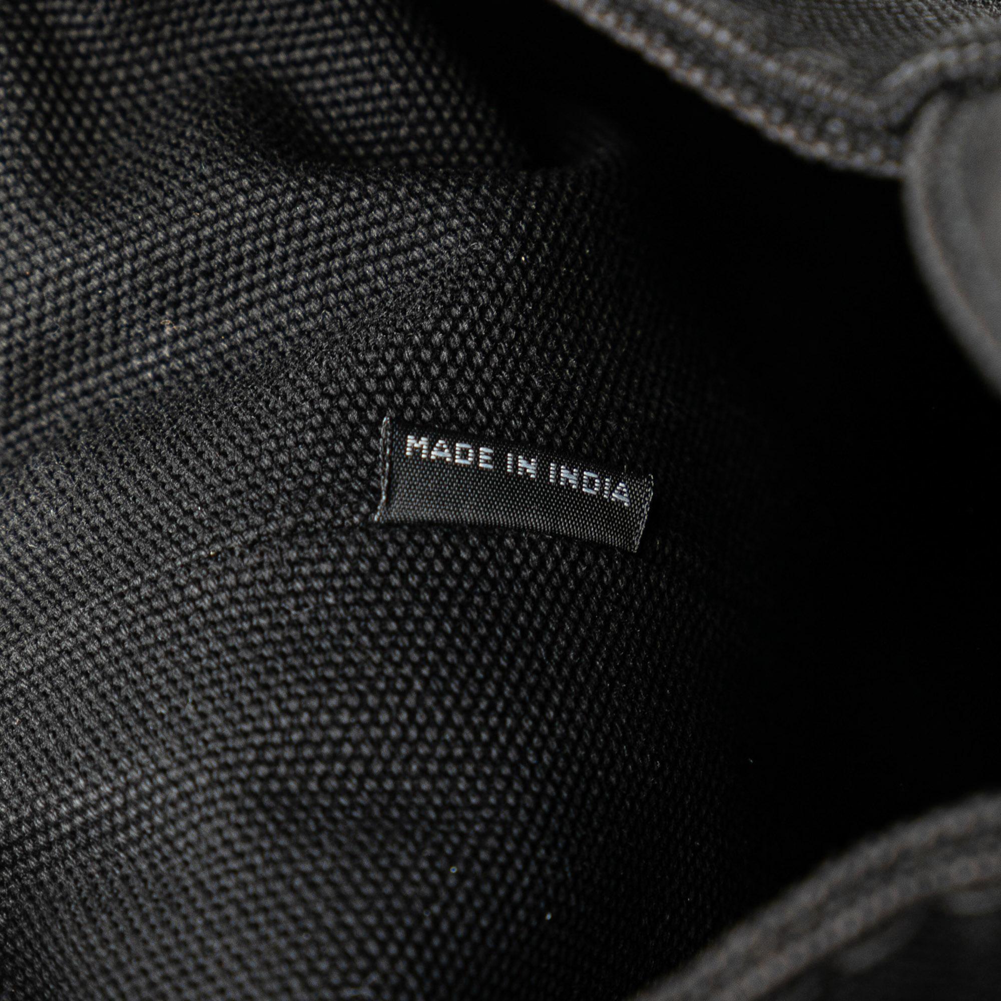 Prada Canapa Logo Tote (SHG-JkQ43L)