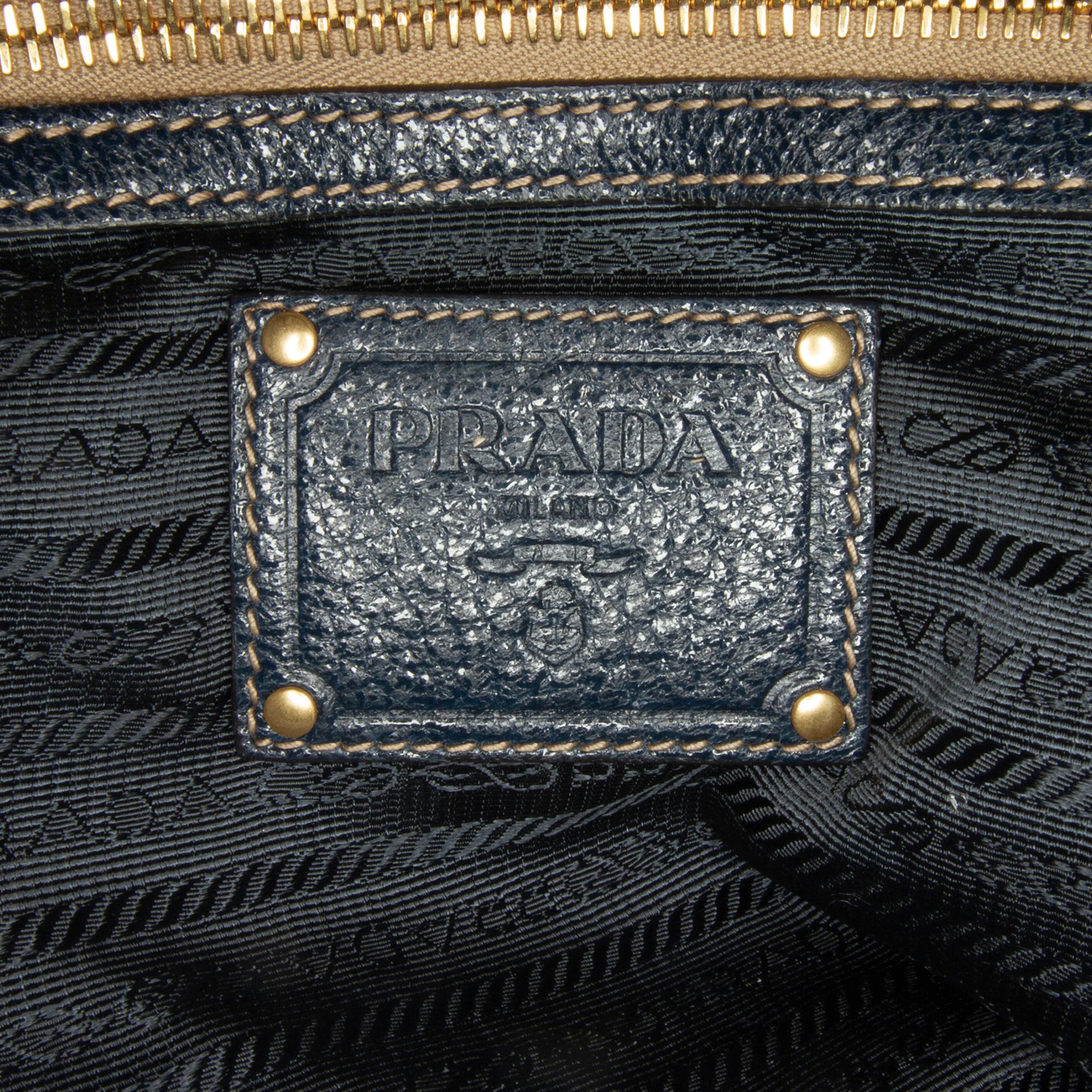 Prada Cervo Lux Chain Tote (SHG-8kccG2)