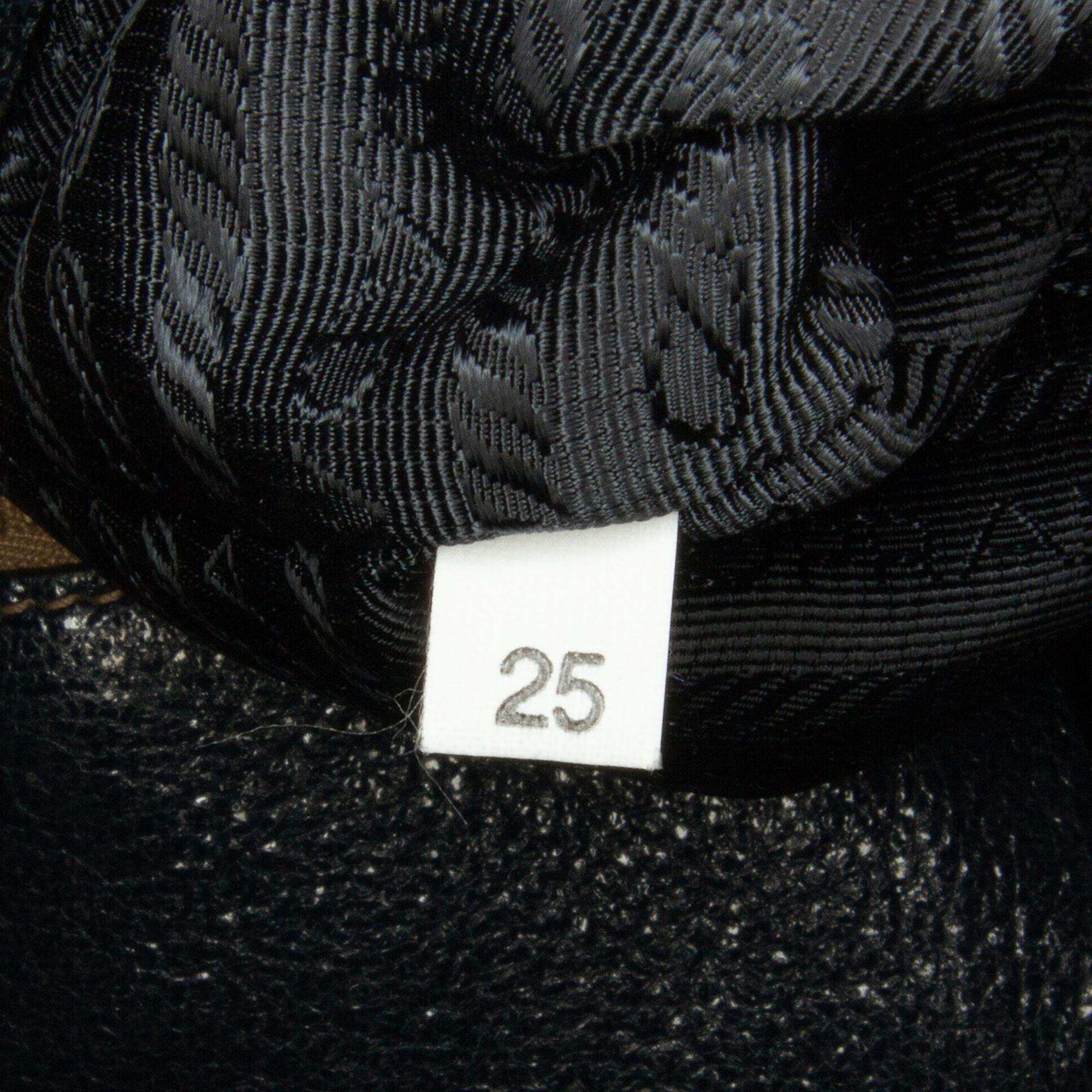 Prada Cervo Lux Chain Tote (SHG-8kccG2)