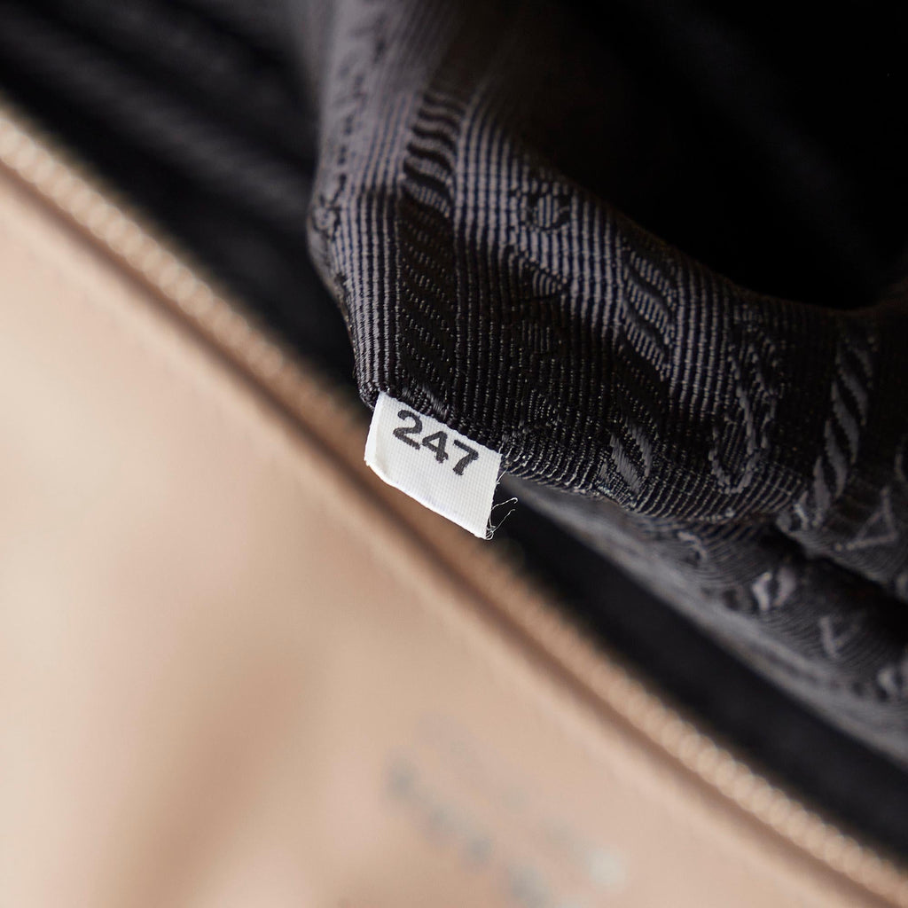 Prada Convertible Open Tote City Calf (SHG-mdtYD6)