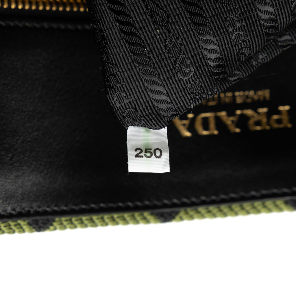 Prada Large Triangolo Jacquard Symbole Tote (SHG-YpY2Cg)