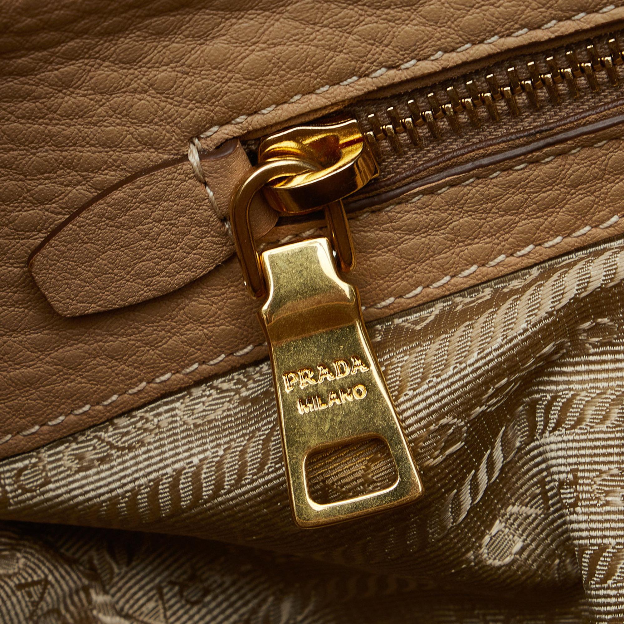 Prada Large Vitello Daino Double Zip Tote (SHG-kIo0pE)