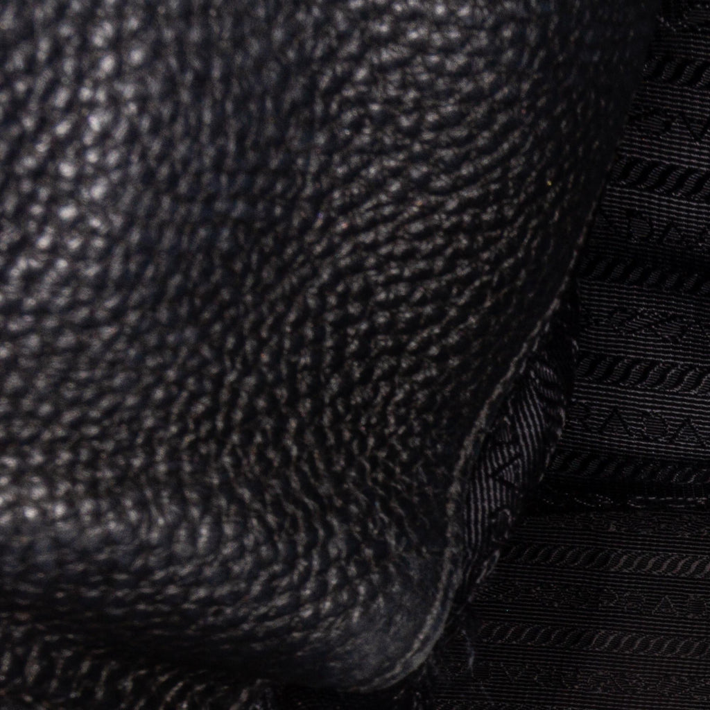 Prada Leather Tote Bag (SHG-29438)