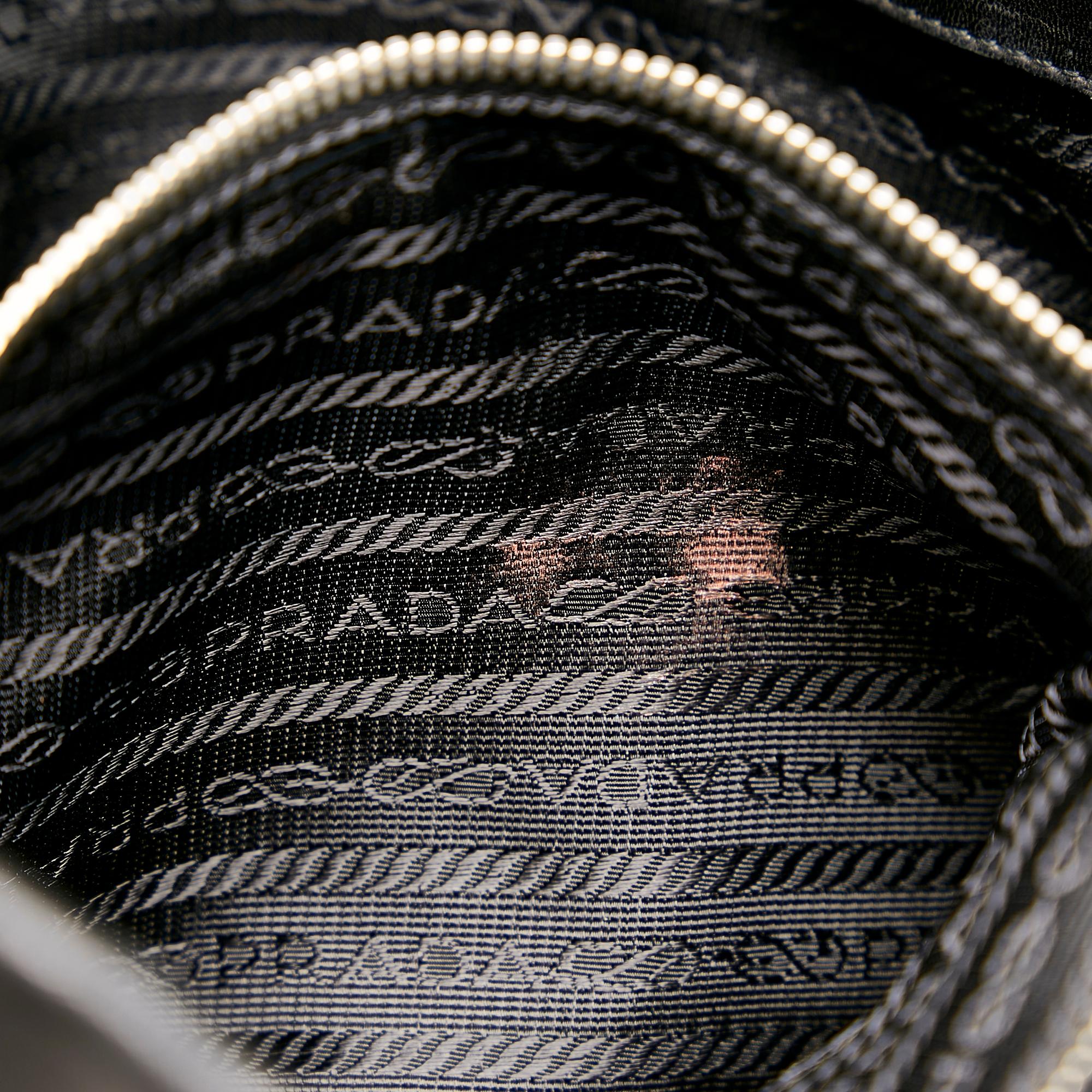 Prada Leather Tote Bag (SHG-32970)