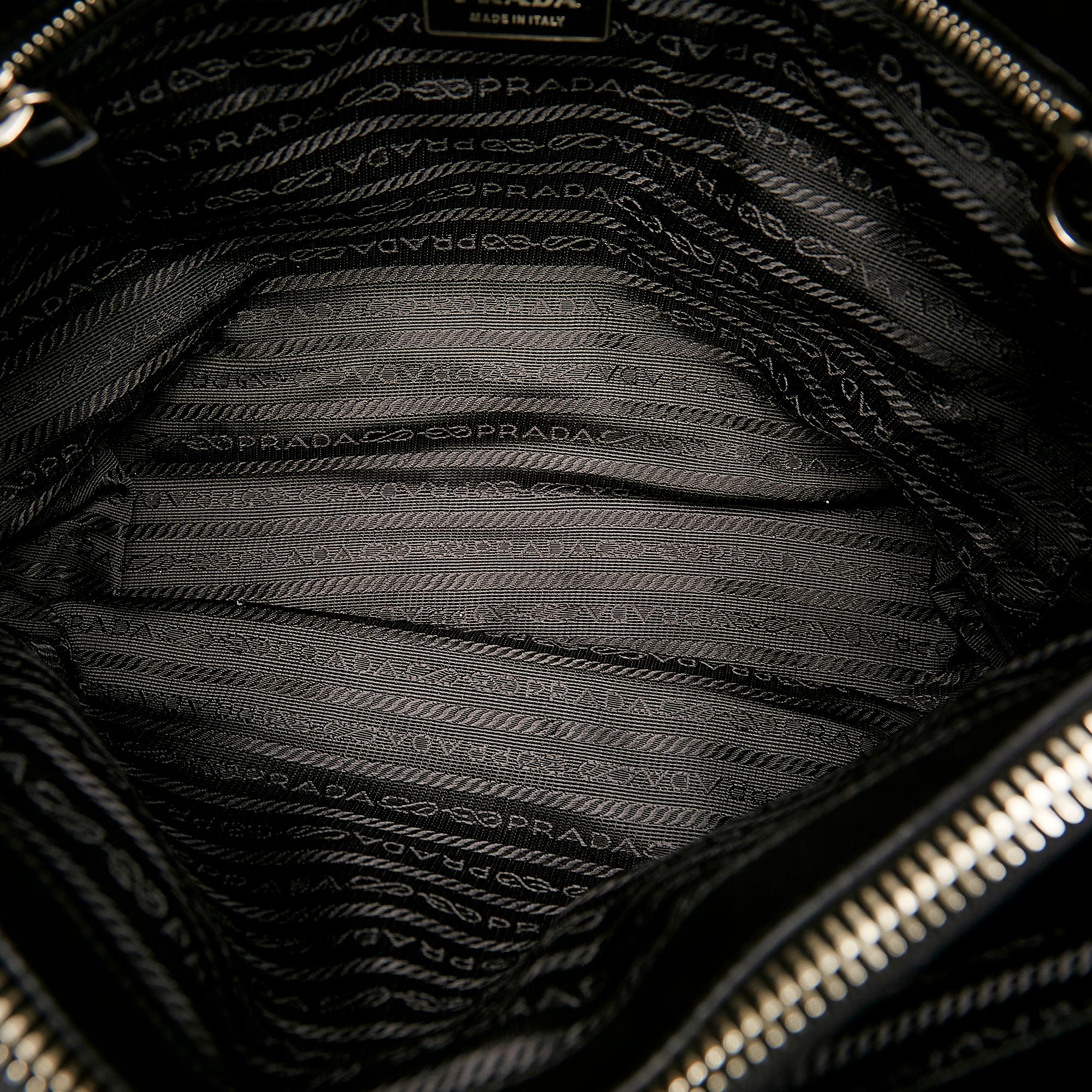 Prada Leather Tote Bag (SHG-32970)