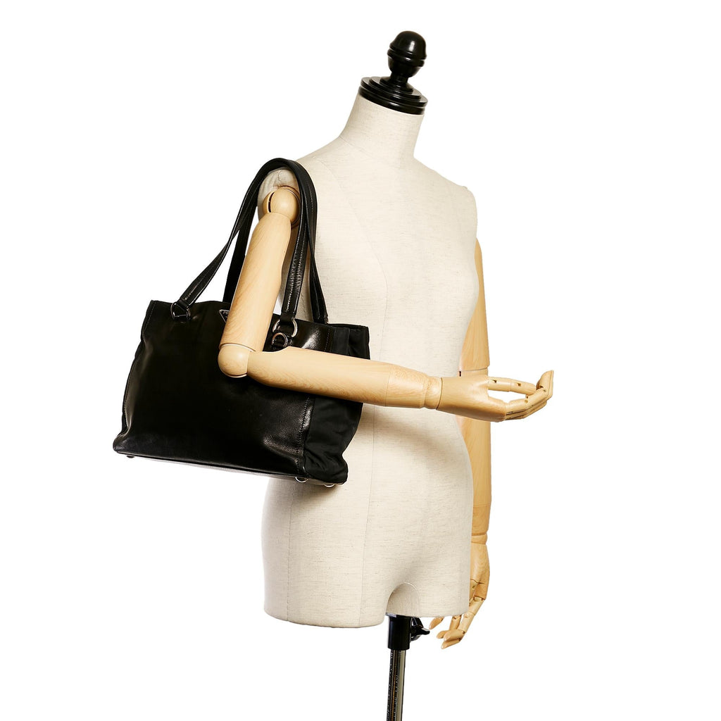 Prada Leather Tote Bag (SHG-32970)