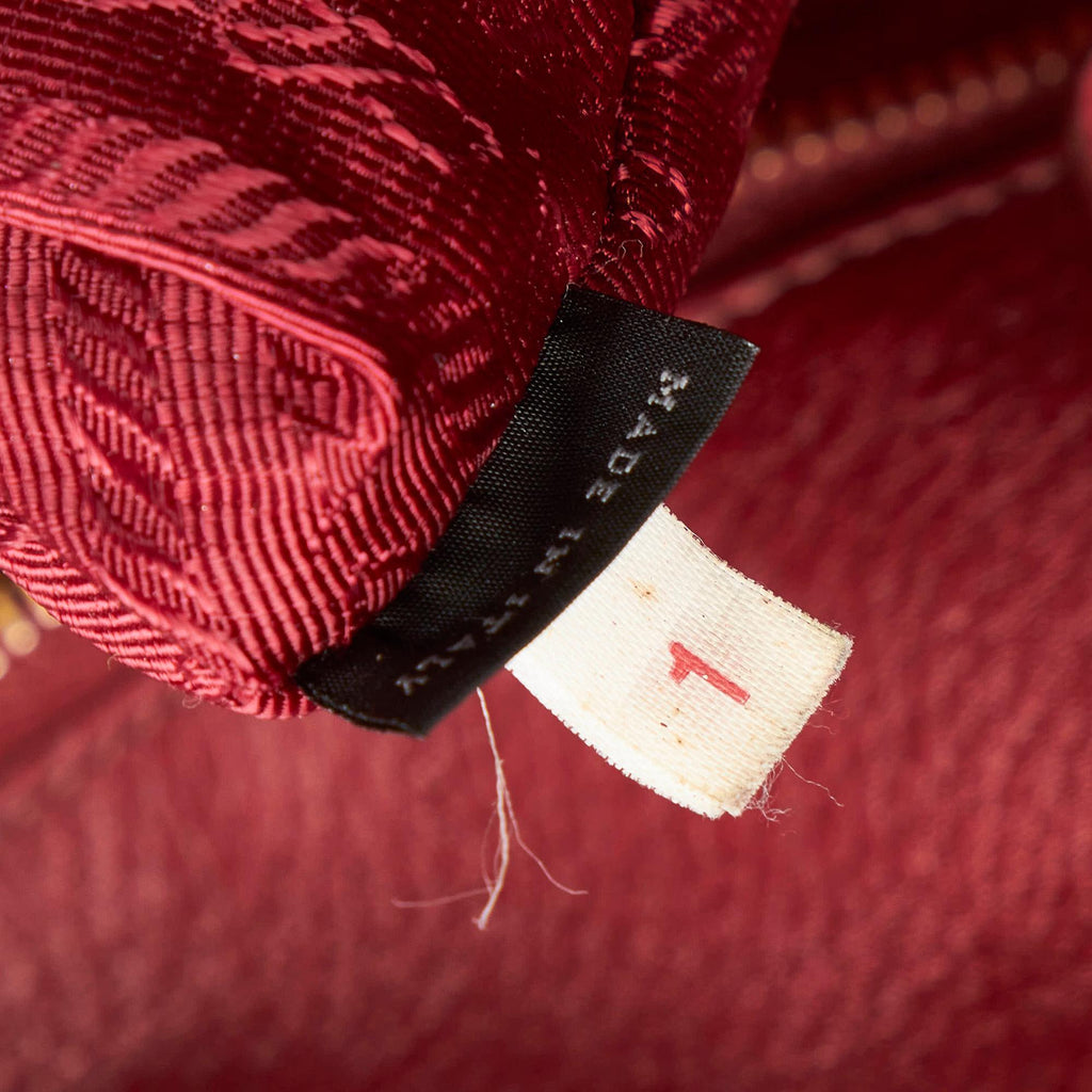 Prada Leather Tote Bag (SHG-33978)