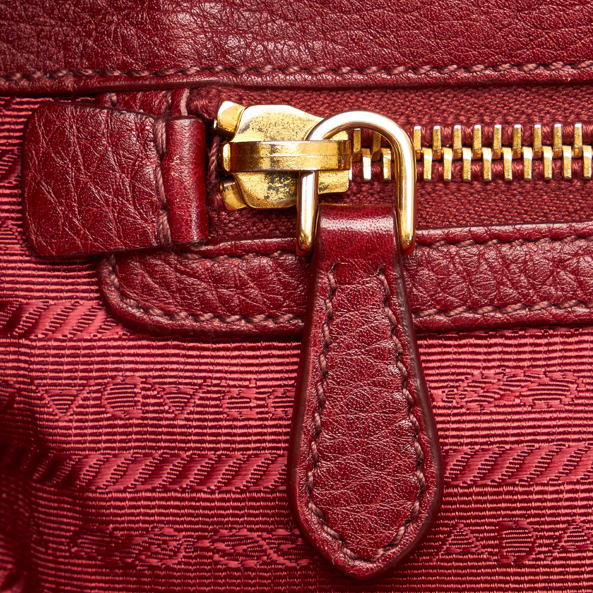 Prada Leather Tote Bag (SHG-33978)