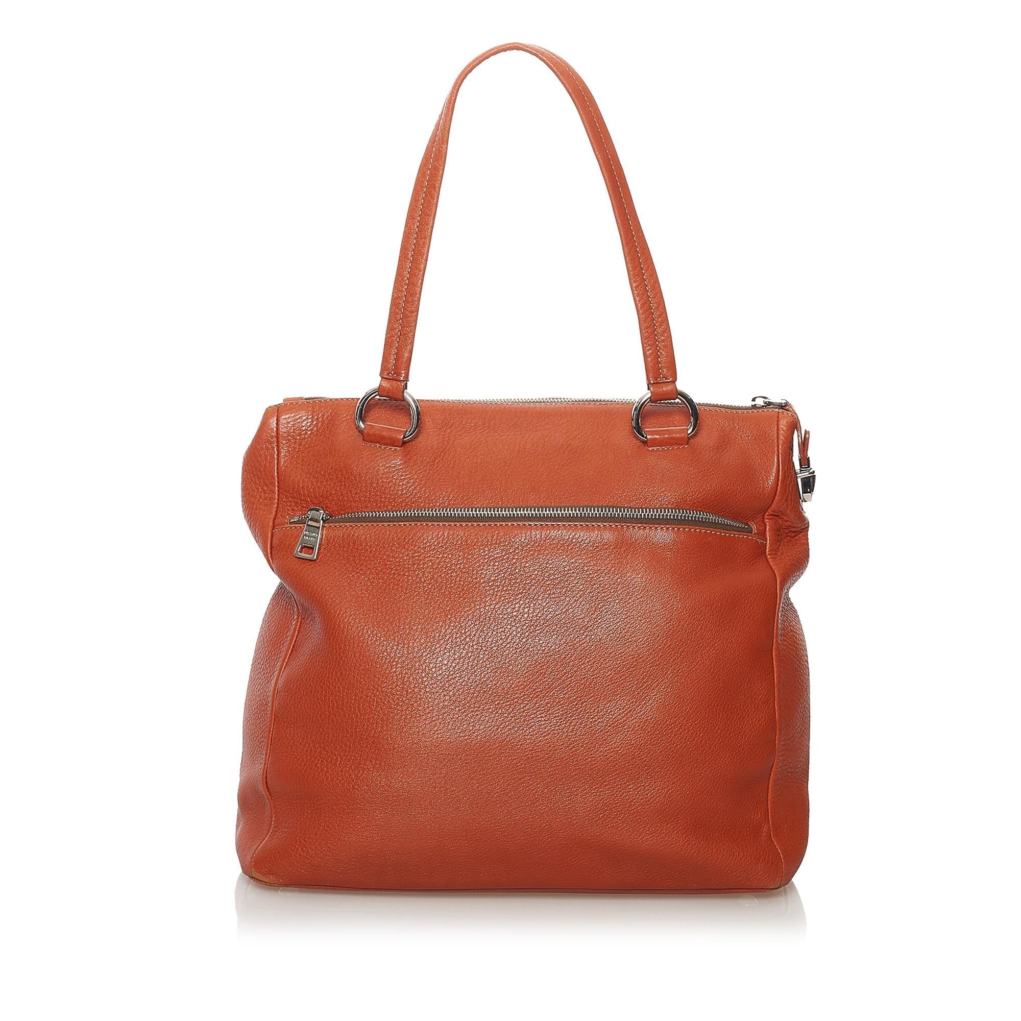 Prada Leather Tote Bag (SHG-34123)