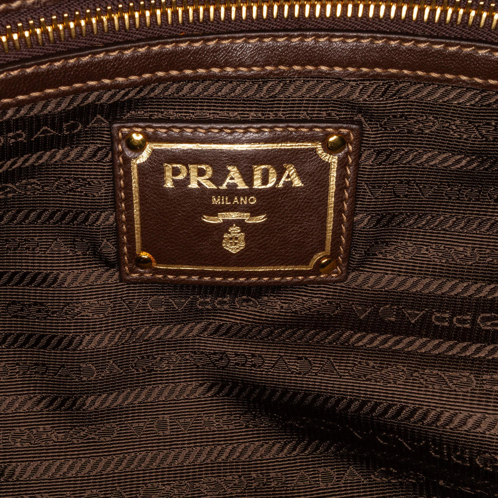 Prada Logo Tessuto Drawstring Tote Bag (SHG-iYPFwY)