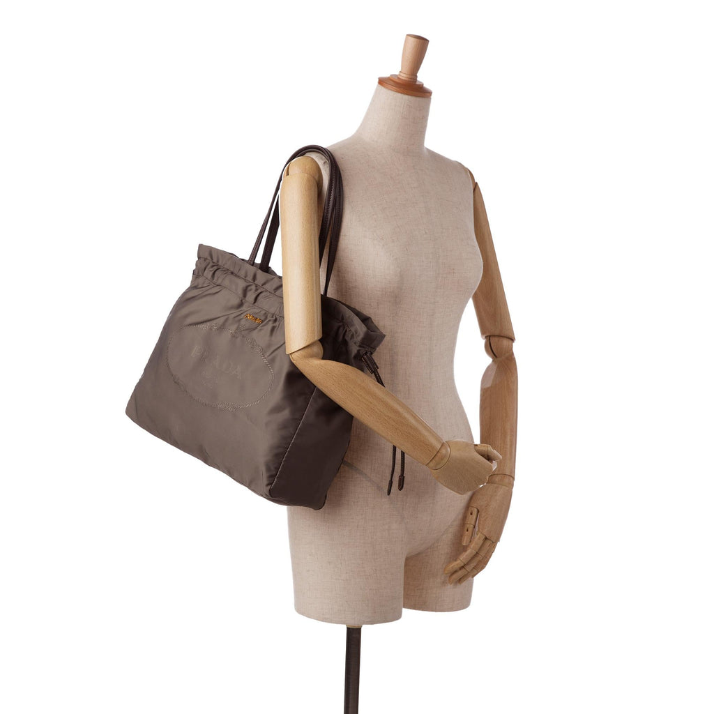 Prada Logo Tessuto Drawstring Tote Bag (SHG-iYPFwY)