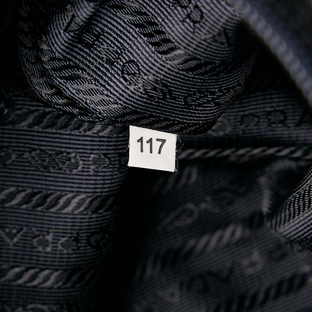 Prada Nylon Tote (SHG-36639)