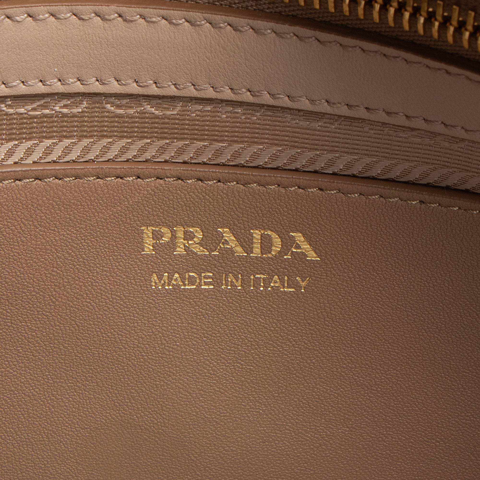 Prada Saffiano City Calf Esplanade Medium Tote
