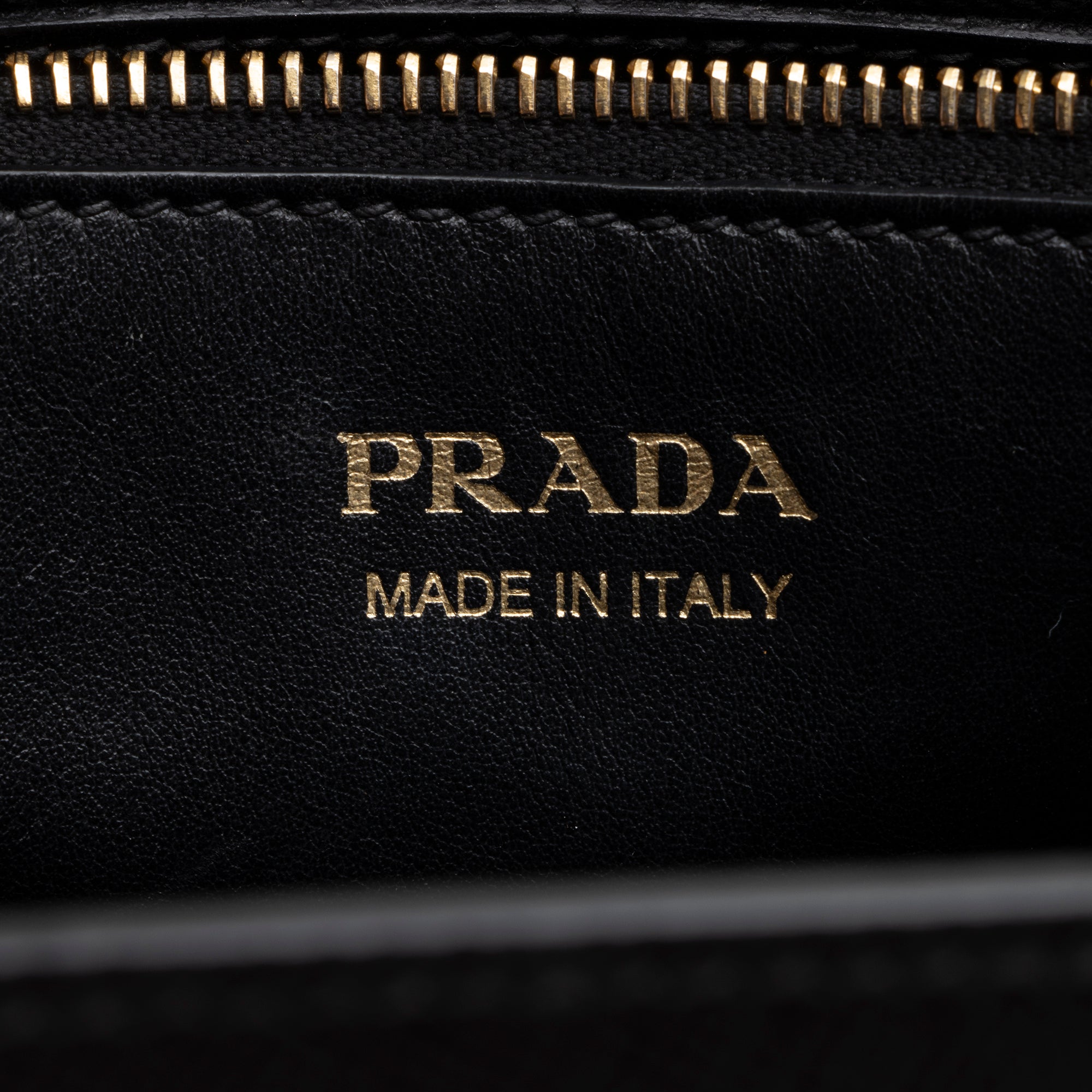 Prada Saffiano Cuir Leather Monochrome Small Tote (SHF-9NGmBJ)