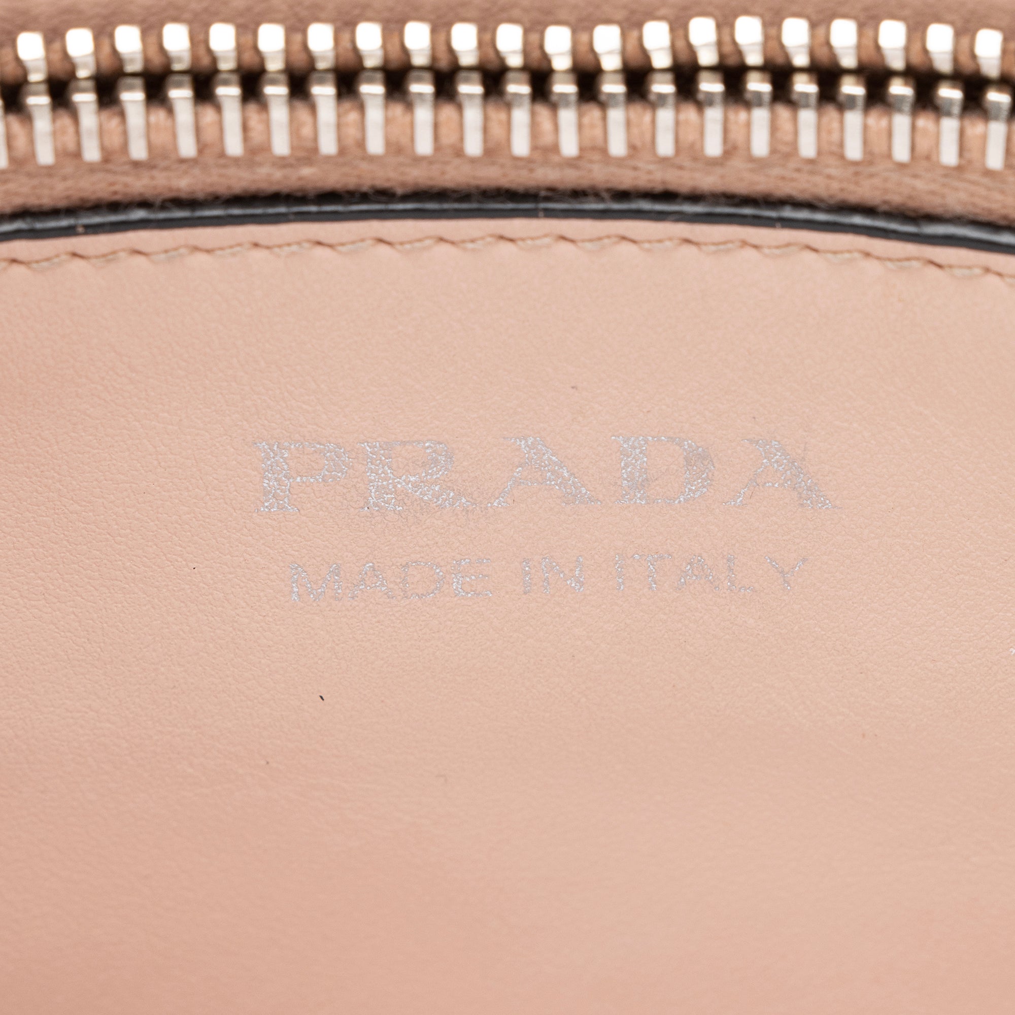 Prada Saffiano Cuir Leather Monochrome Tote (SHF-22650)