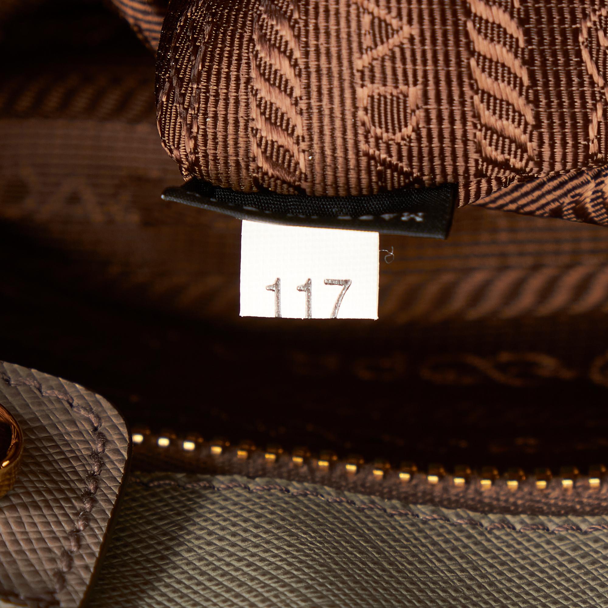Prada Saffiano Galleria Tote Bag (SHG-27157)