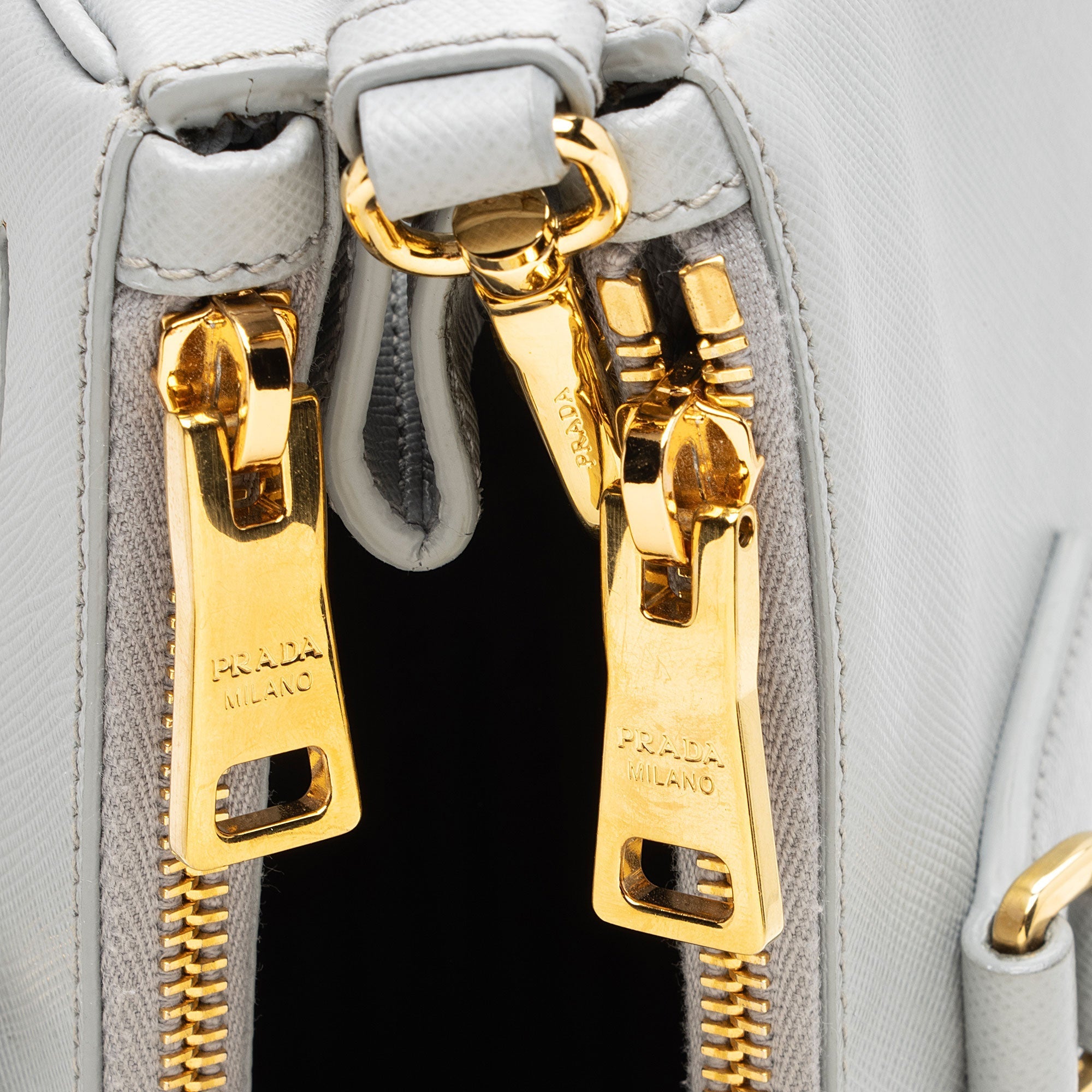 Prada Saffiano Lux Double Zip Medium Tote (SHF-Aob7u3)