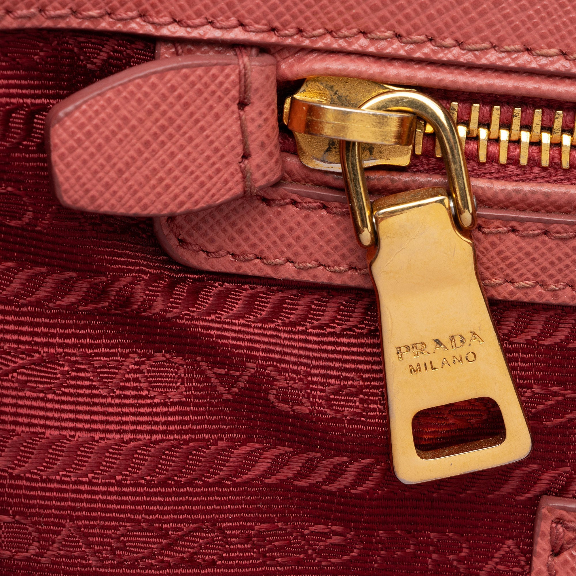 Prada Saffiano Lux Double Zip Medium Tote (SHF-XXyRbs)