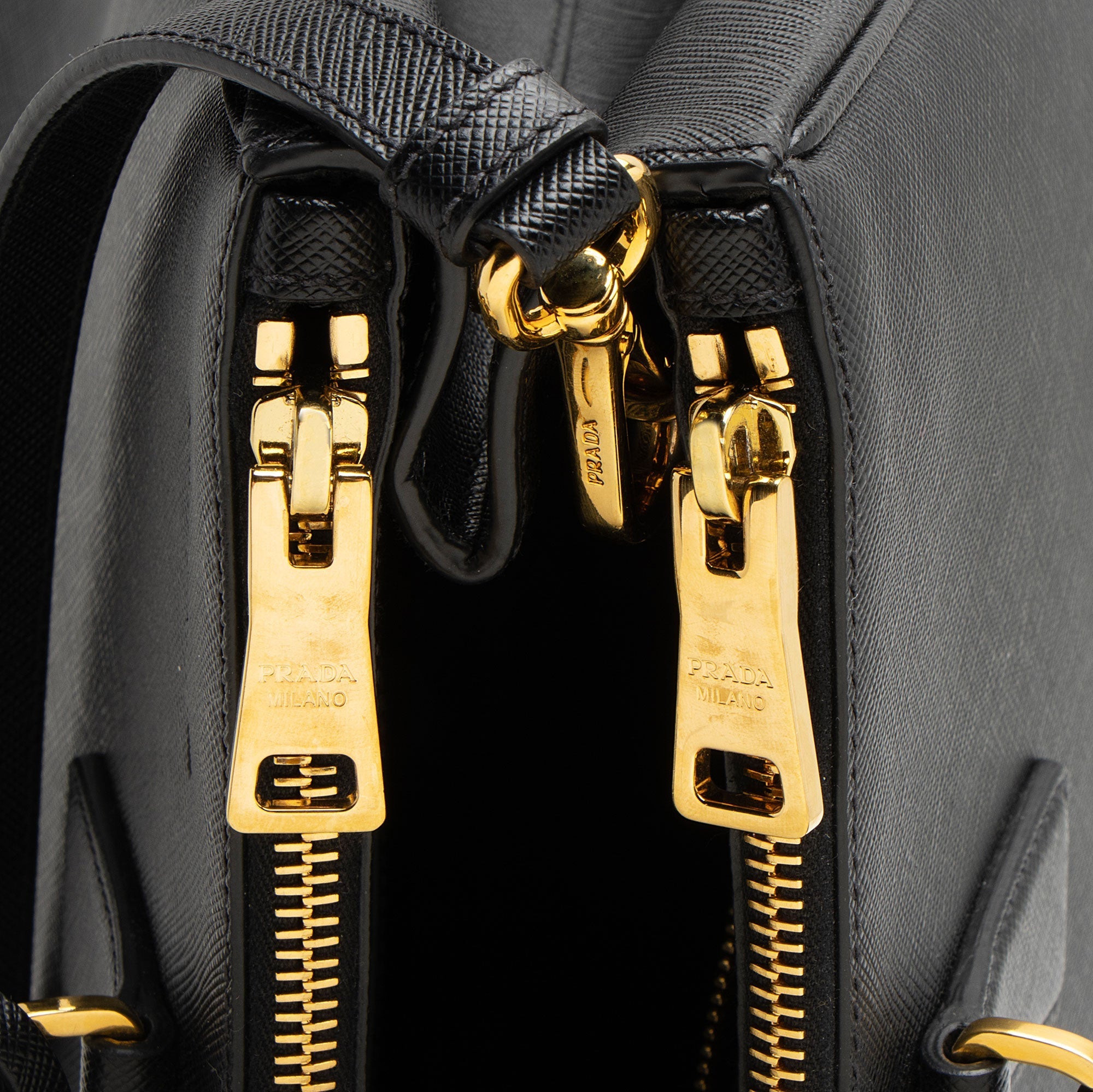 Prada Saffiano Lux Double Zip Medium Tote (SHF-bT2iXS)