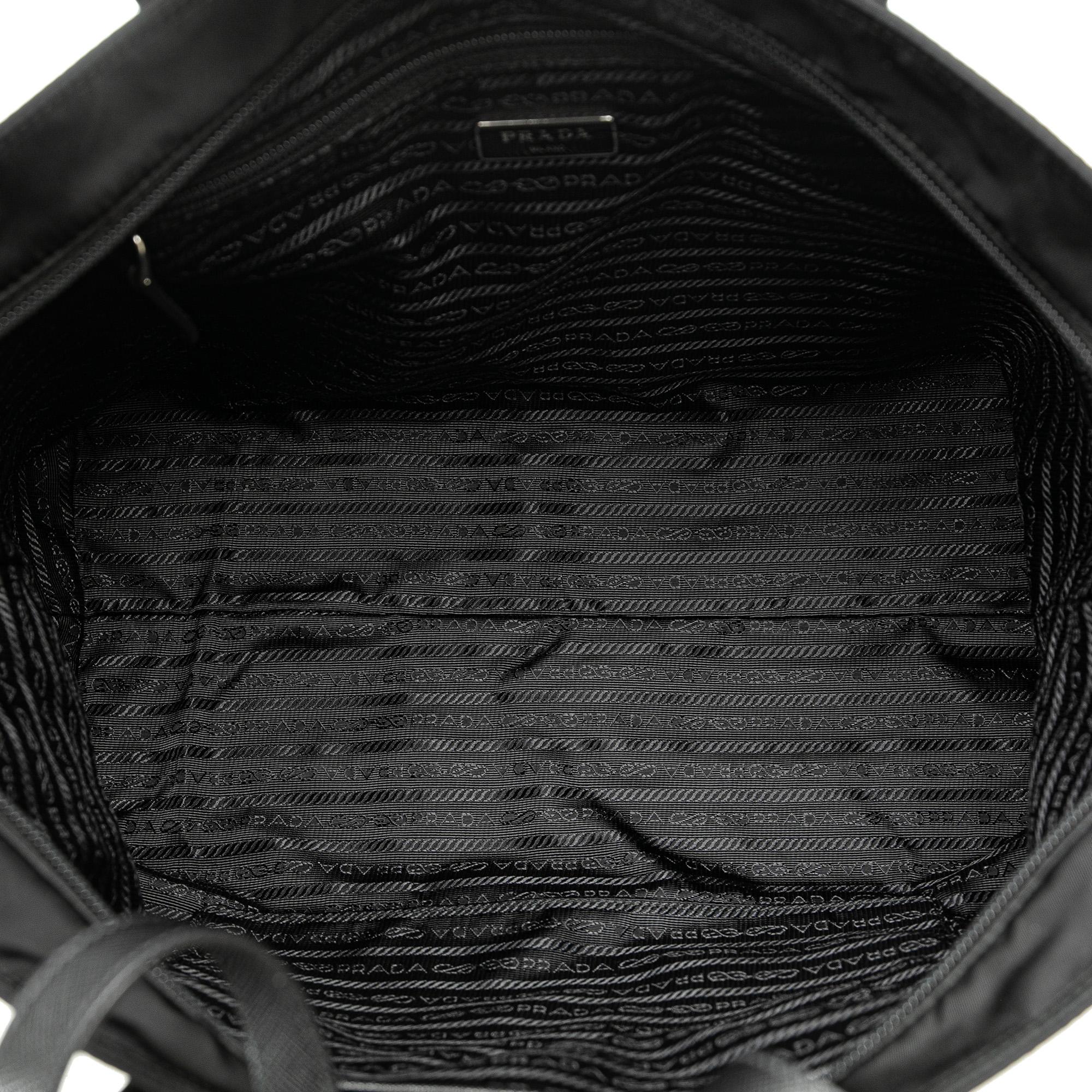 Prada Saffiano Trimmed Tessuto Tote (SHG-t6TQAg)