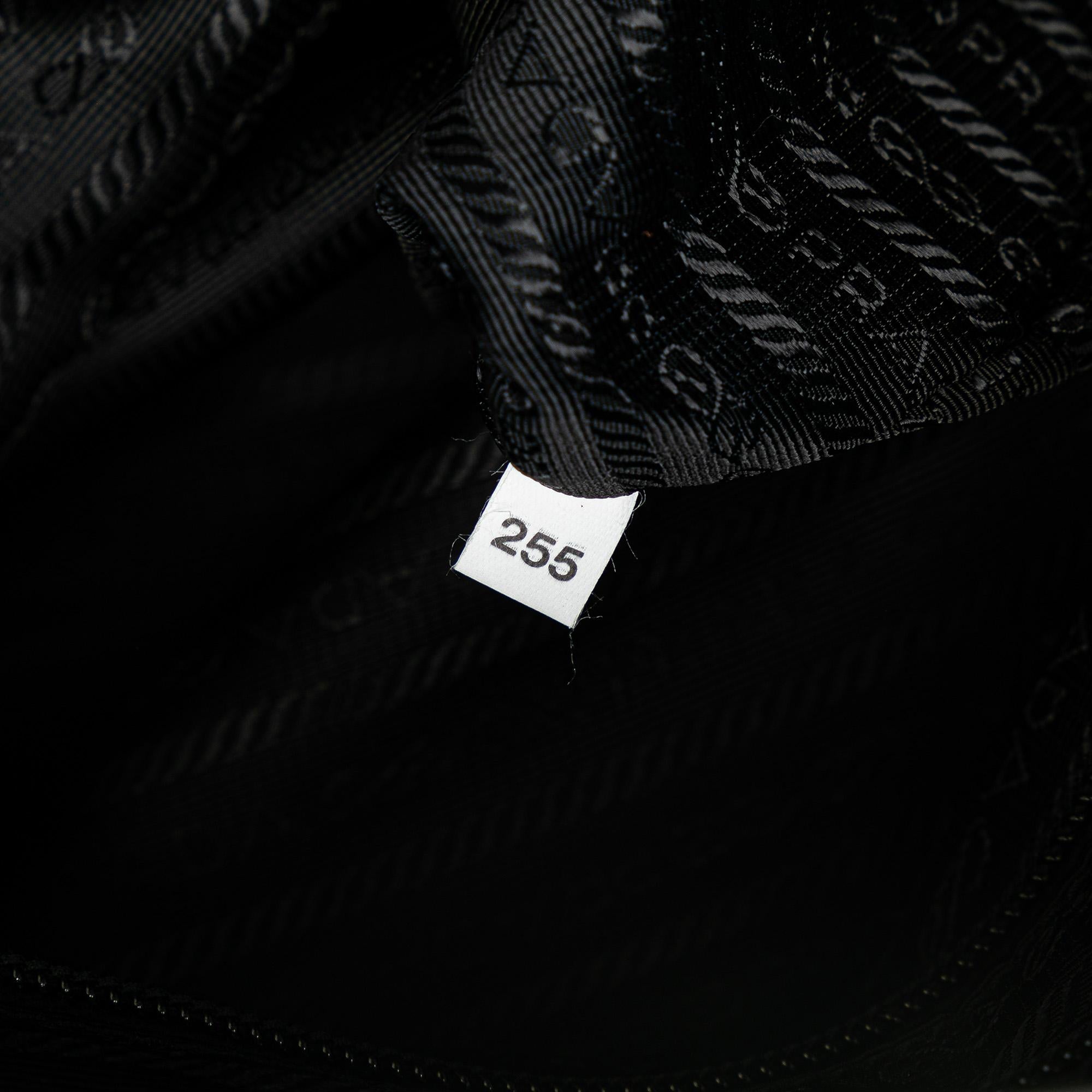Prada Saffiano Trimmed Tessuto Tote (SHG-t6TQAg)