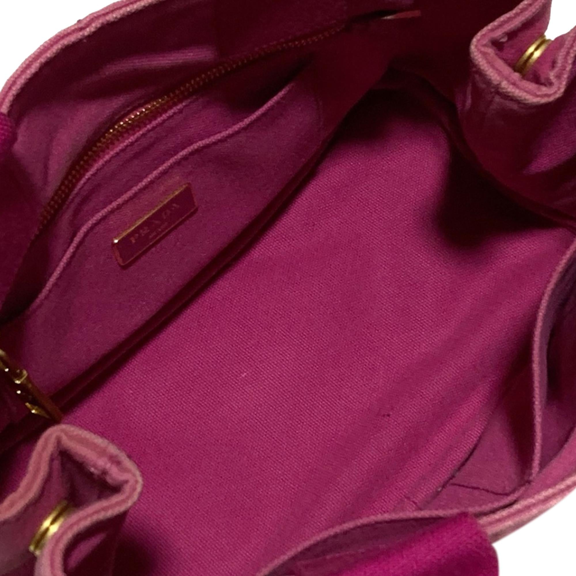 Prada Small Canapa Logo Tote (SHG-9AJFO7)