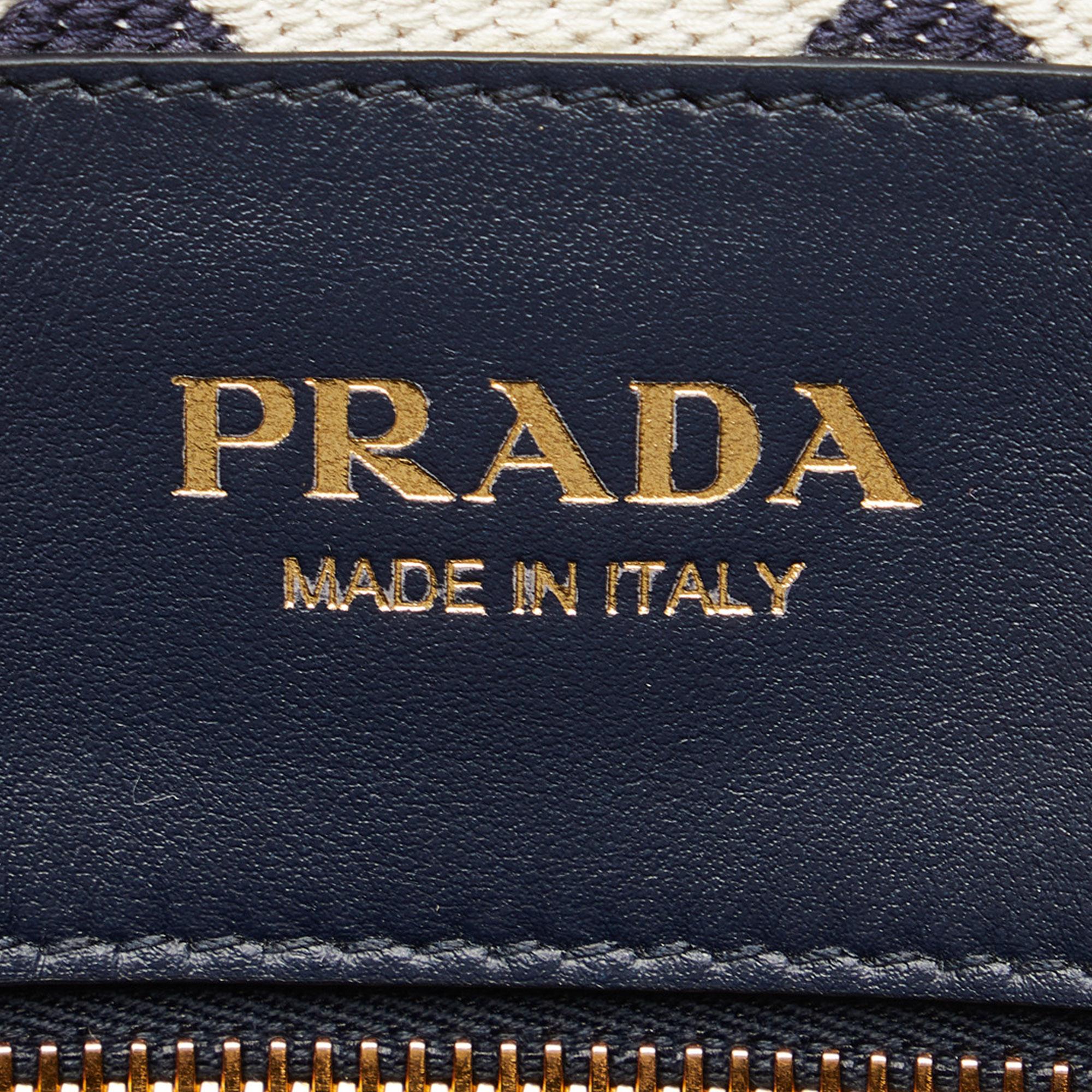 Prada Small Symbole Triangolo Tote (SHG-hRk7cv)