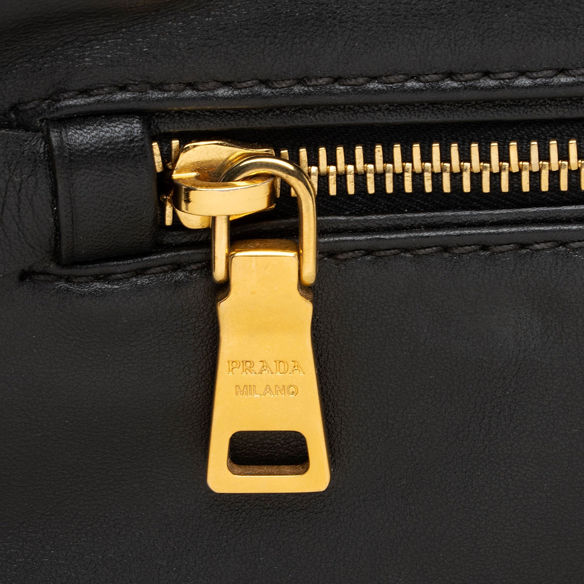 Prada Soft Calf Pocket Shopping Tote (SHF-neGuwb)