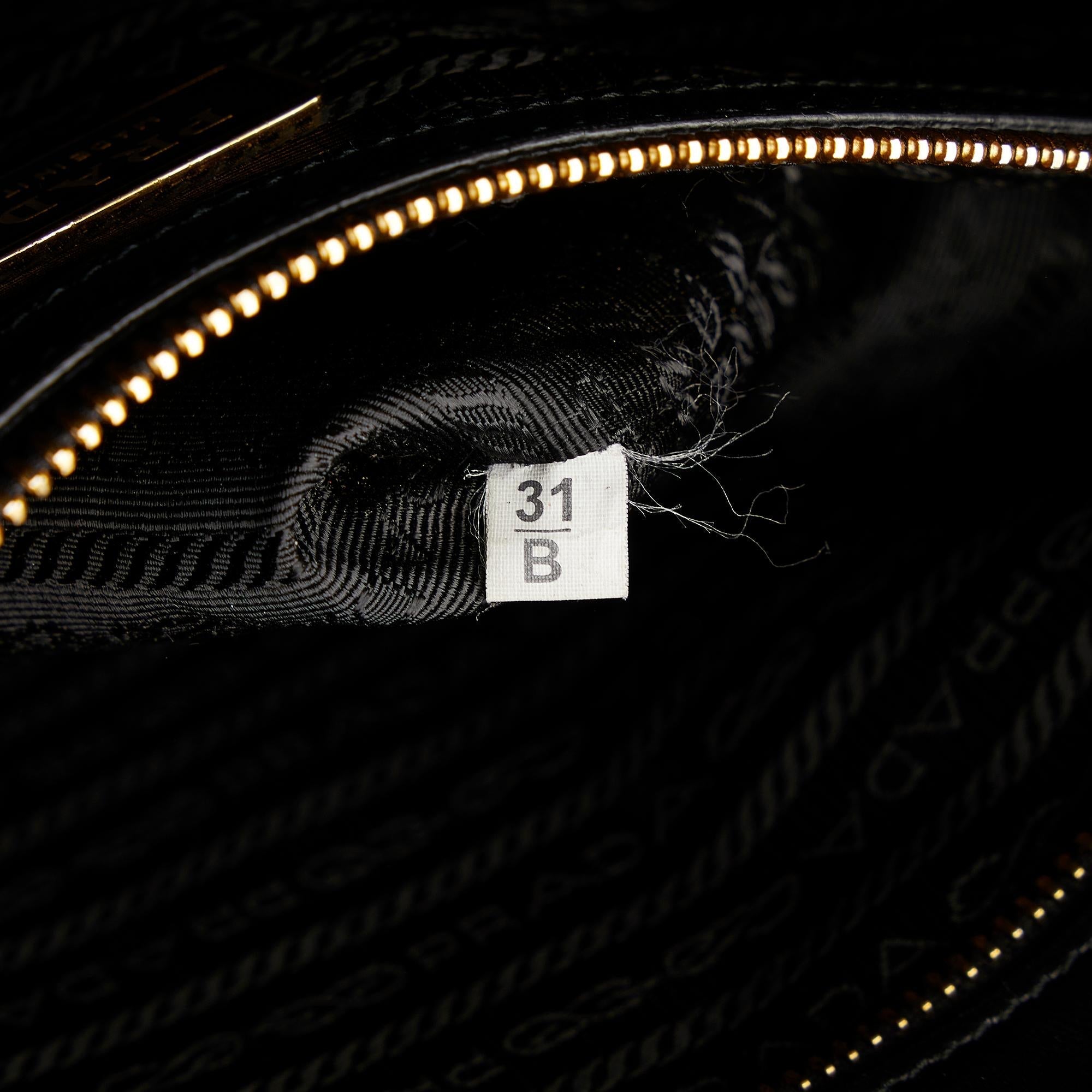 Prada Symbole Triangolo Tote (SHG-eoCrkY)